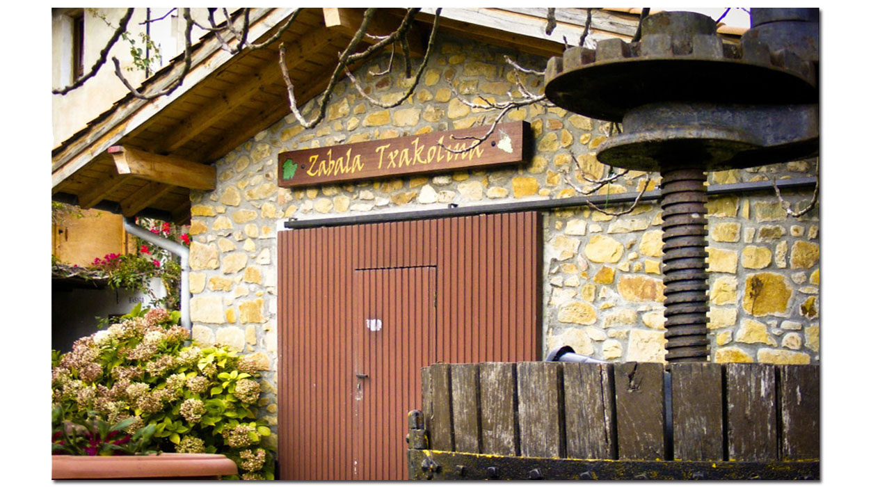 Zabala Txakolina - Bodega de Txakoli - Bakio - Bizkaia